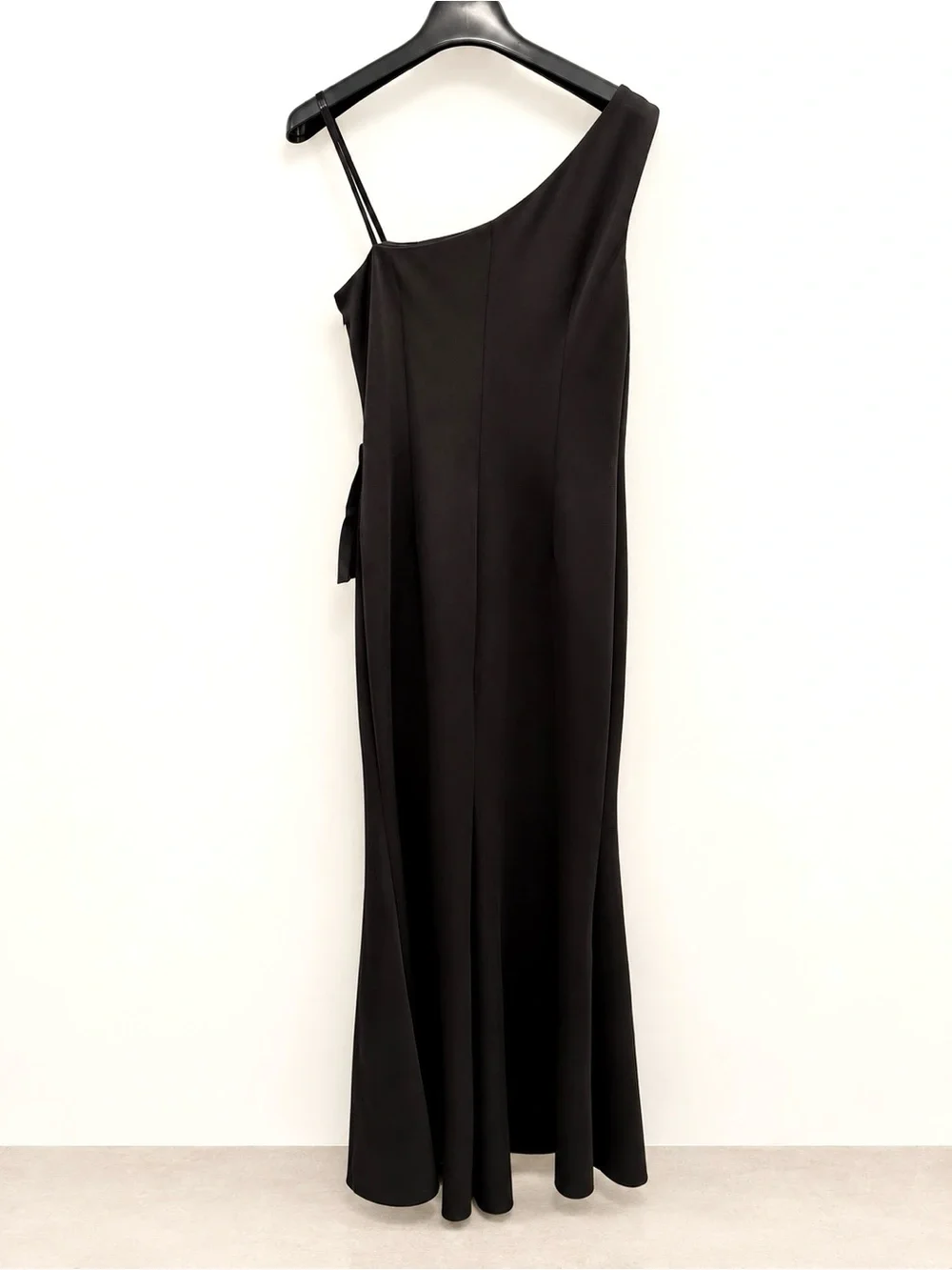 NWT-Jessica Howard-Elegant One-Shoulder Black Evening Dress-Size 10